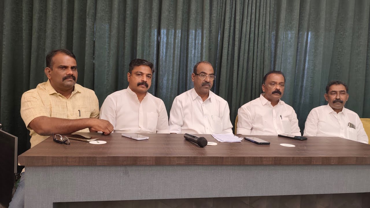 C P I M രാഷ്രീയ അട്ടിമറി  നിർദ്ധനായ സ്ത്രീയെ തെറ്റുദ്ധരിപ്പിച്ചു. വികസനം പാതിവഴിയിൽ