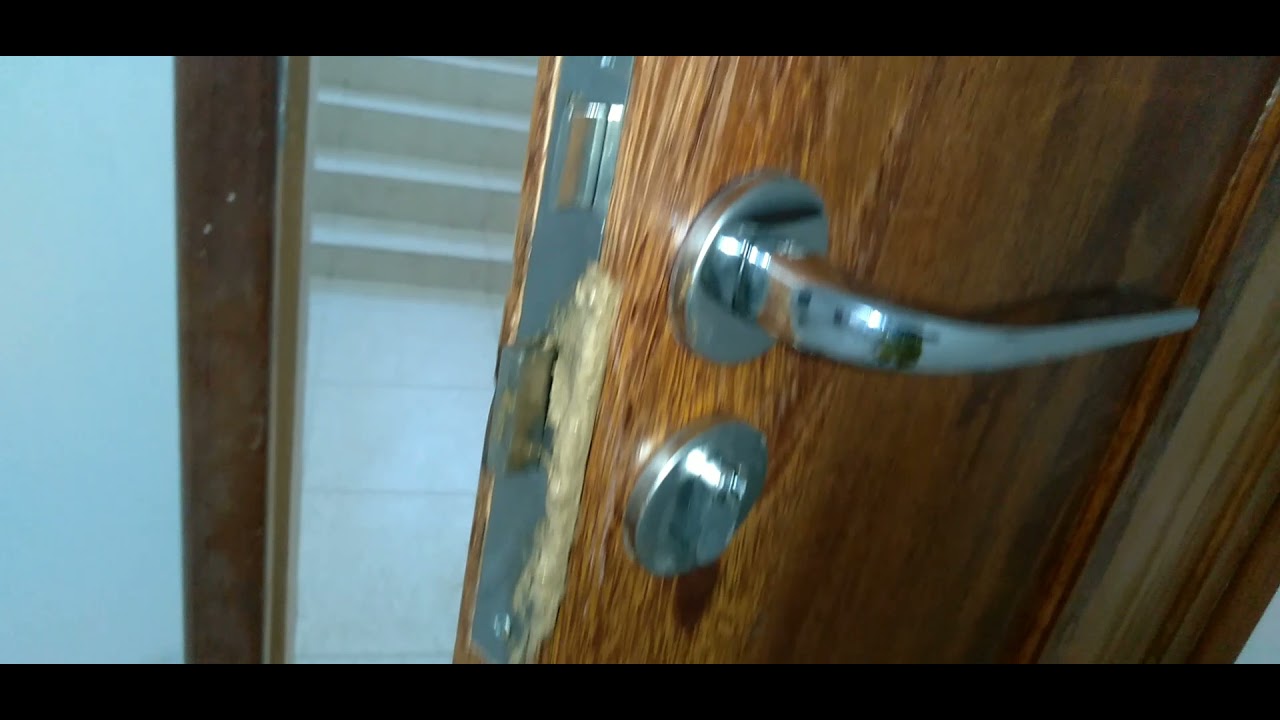 Como restaurá  uma porta/ tampar buraco de fechadura