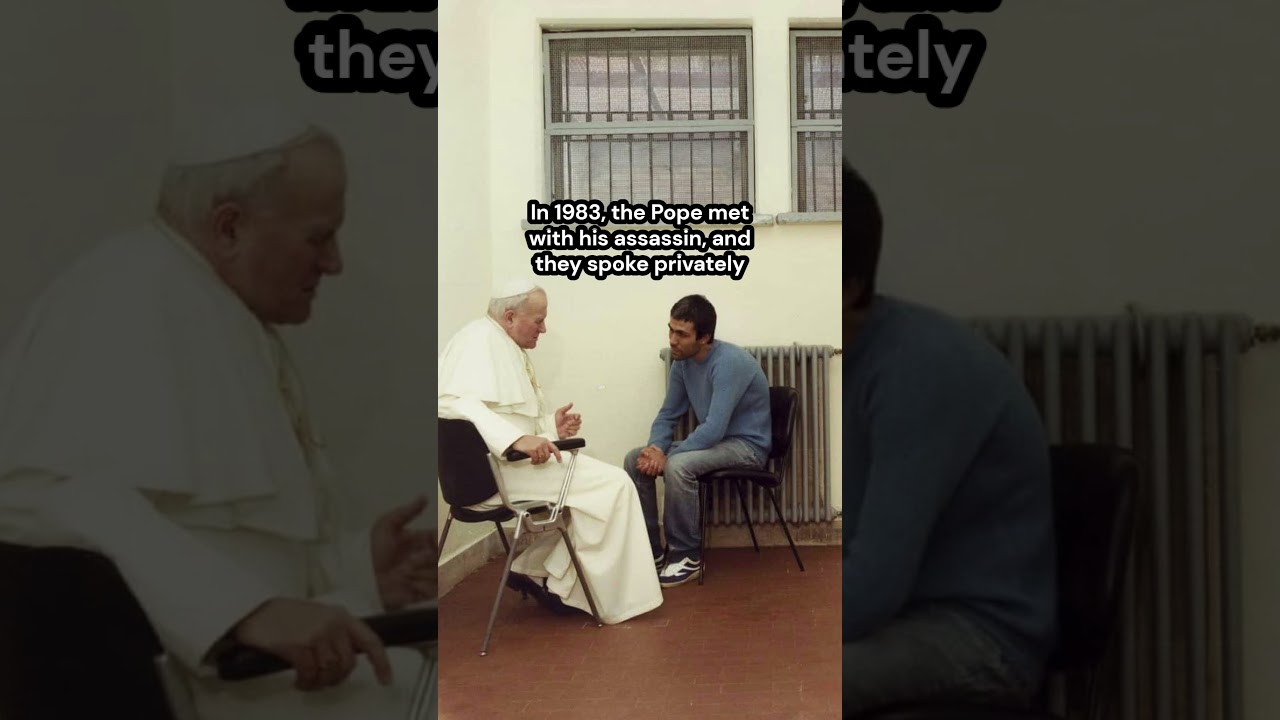 Папа Иоанн Павел II встретился со своим несостоявшимся убийцей Мехметом Али Агджой и простил его ...