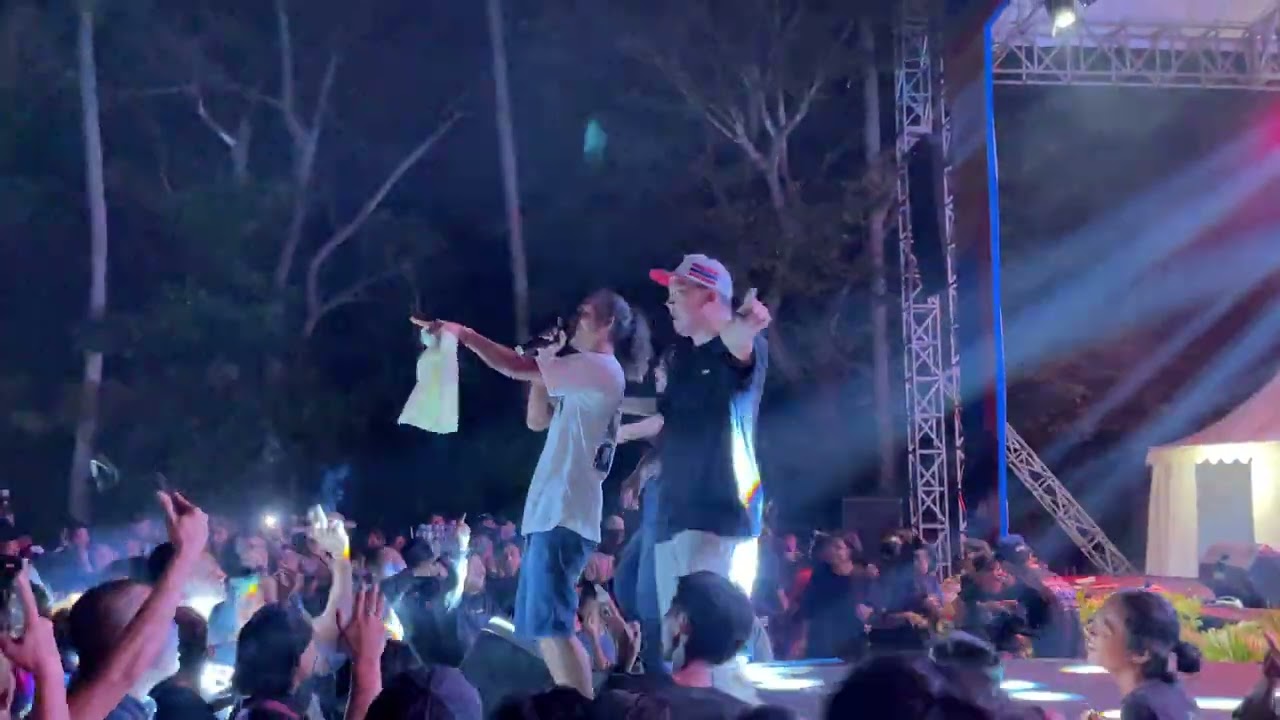Sunset Band - And i hope live di Pantai Anyer