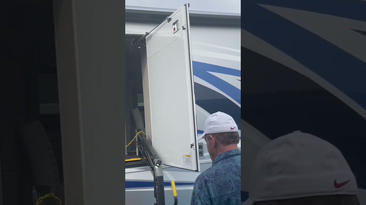 Newmar Kountry Star 4011 Handicap Accessible Coach #newmarrv #motorhome #handicap #handicaprv #rv