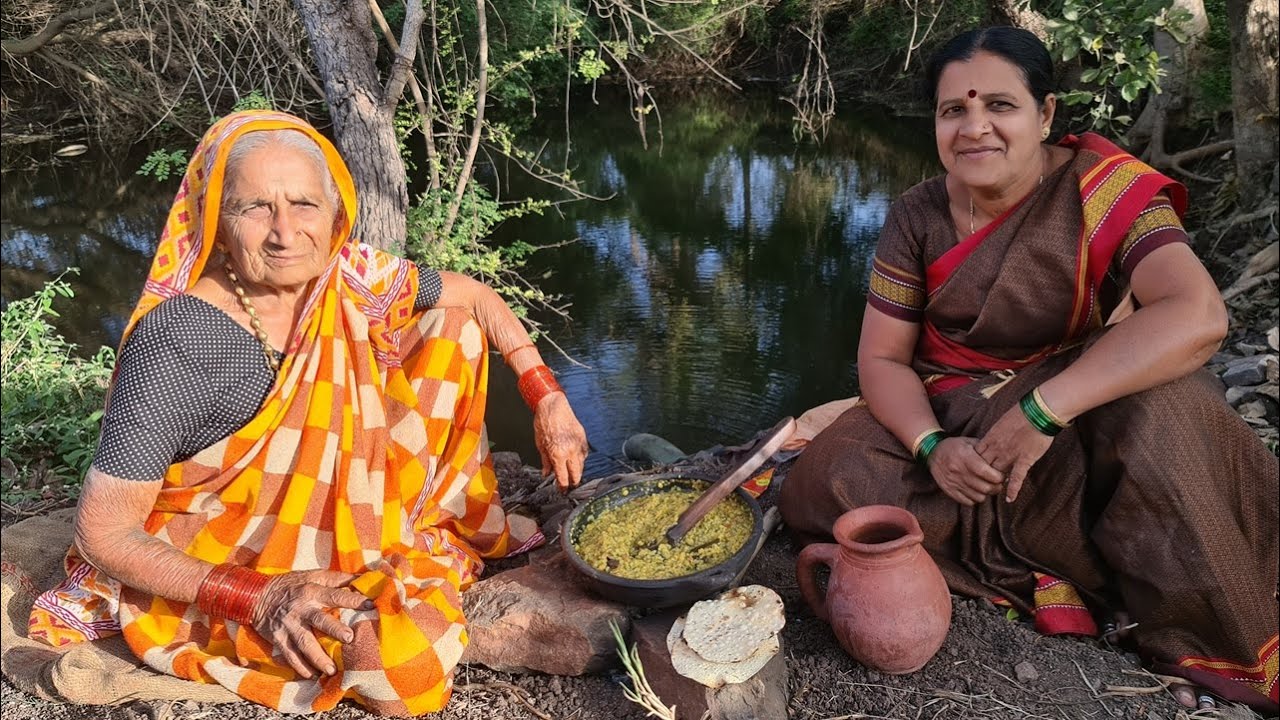 आजीच्या पद्धतीने बनवा अगदी हॉटेल मध्ये मिळते त्याच चवीची मसाला डाळ खिचडी | डाळ खिचडी | Dal khichadi