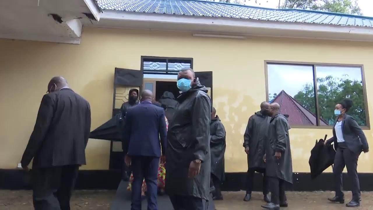 MHE. RAIS SAMIA AKITEMBELEA KABURI LA HAYATI DKT. JOHN MAGUFULI