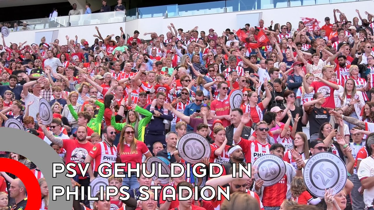 PSV gehuldigd in Philips stadion