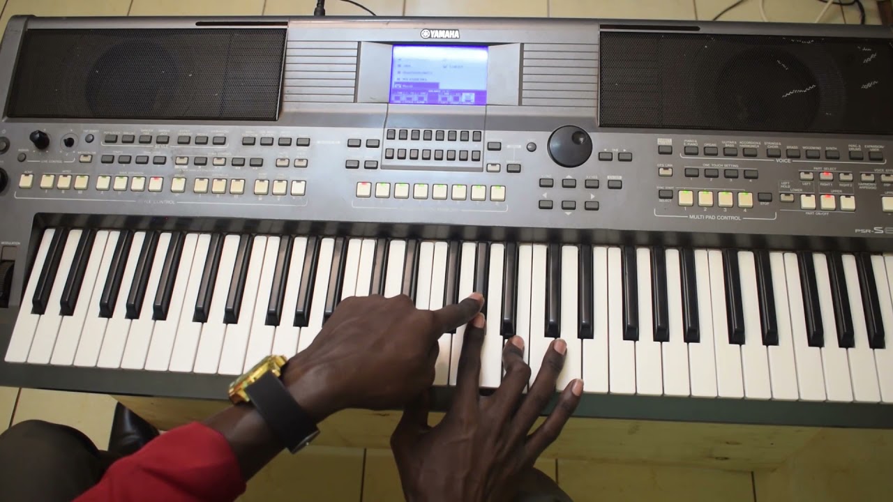 HOW TO PLAY MAJOR CHORDS IN ALL 12 KEYS/ BEGINNERS PIANO TUTORIAL