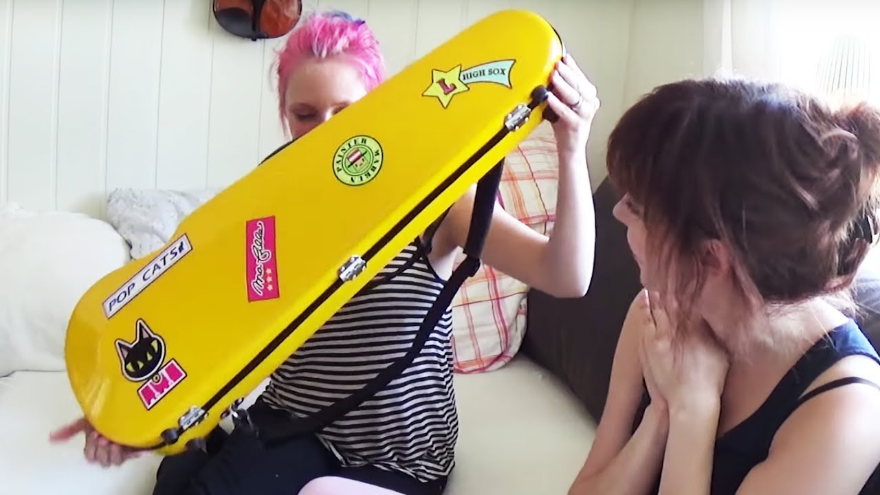 Unboxing my Violin Case with Chakky :D