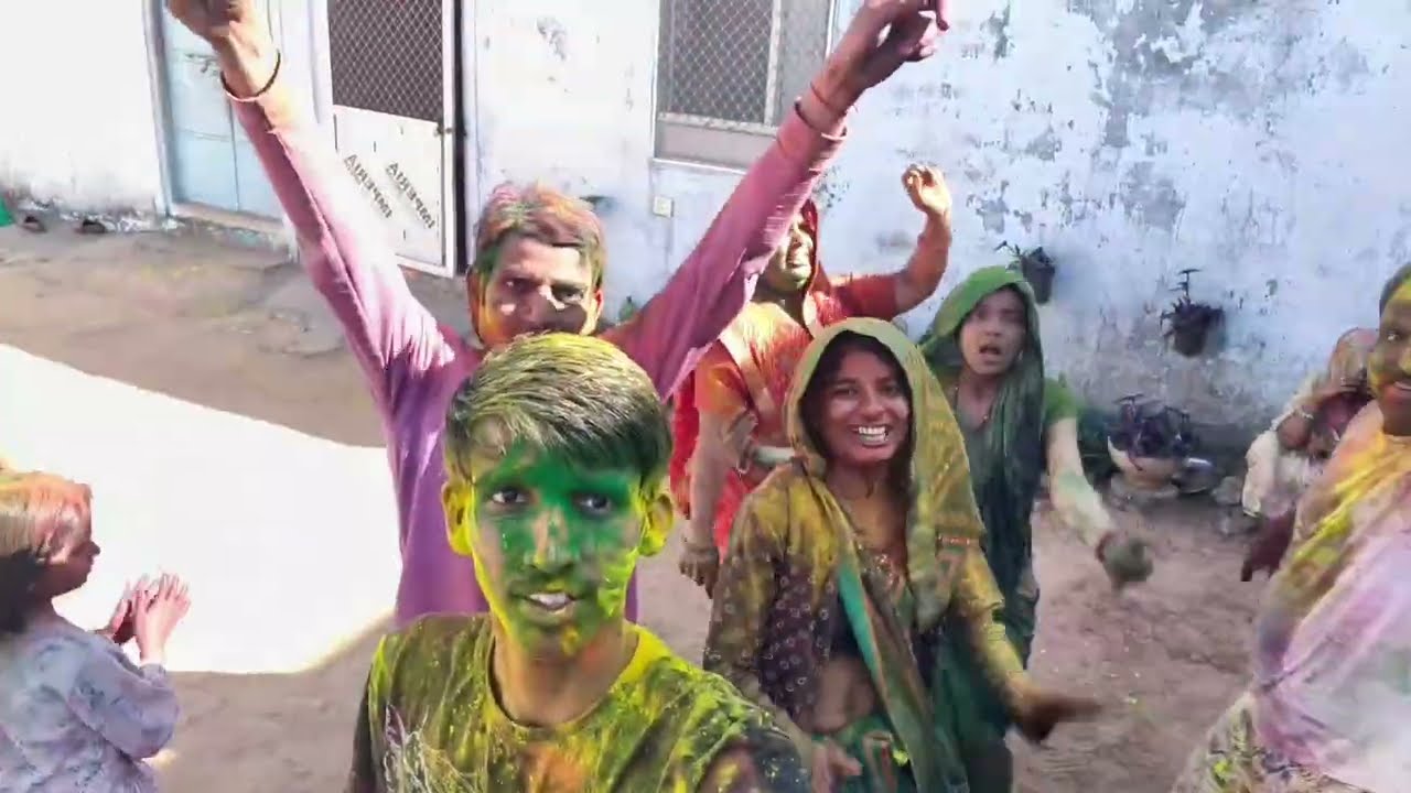 “Ghar Par Family Ke Sath Mast Holi Celebration 💃🕺 | Full Masti Vlog”