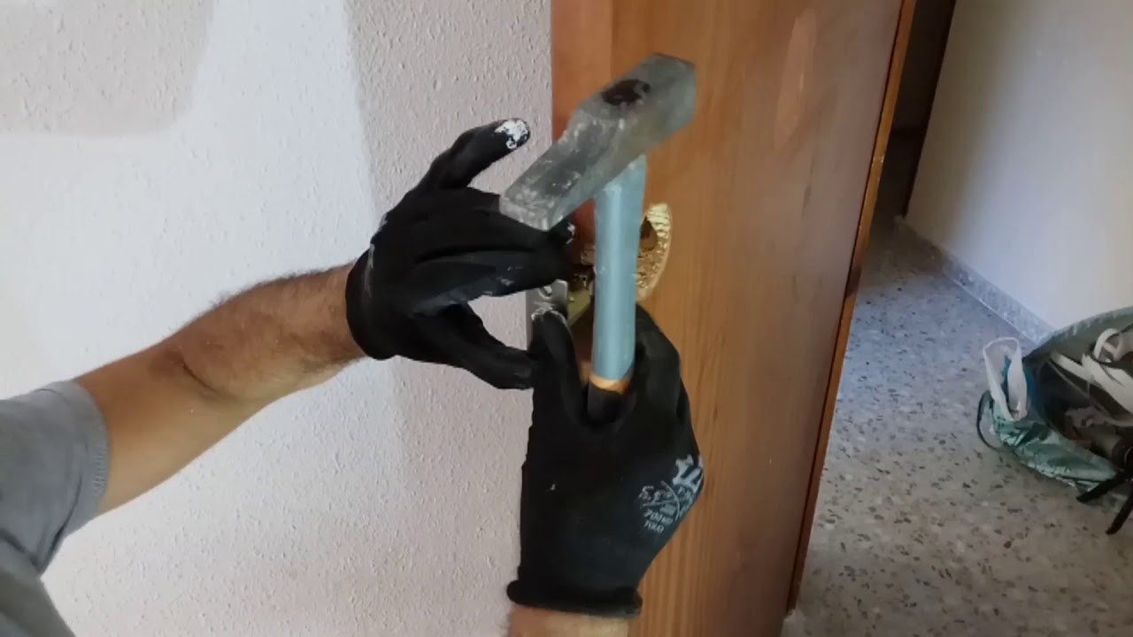 COMO CAMBIAR EL POMO DE UNA PUERTA