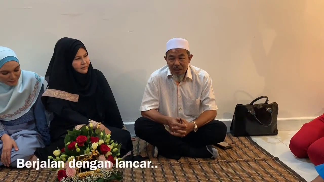 2 in 1 bertunang.. refer mr google