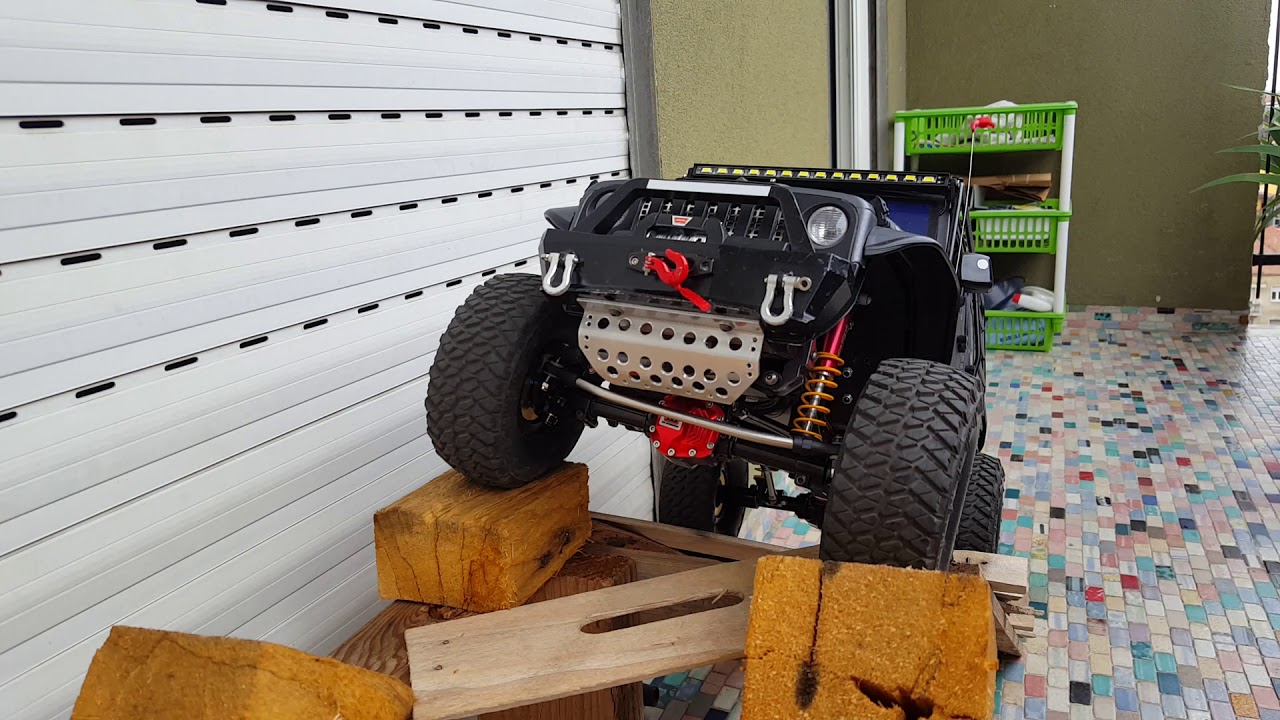 AXIAL SCX 10.2