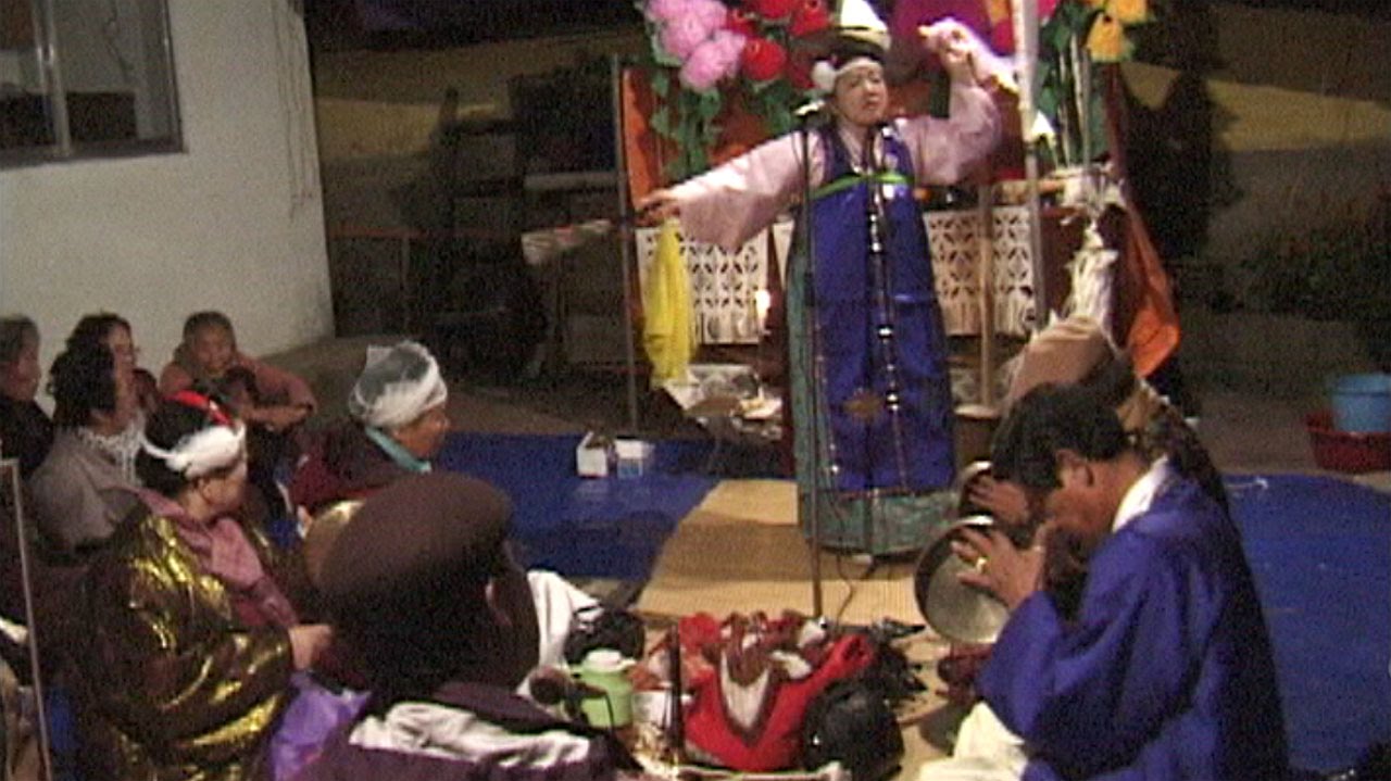 김영숙·김용택·정채란·김유선·김용업·오택근 명인 동해안 별신굿 중 성주굿 Korean Dong-hae's shamanic music 1996년 구룡포 실황. 국악음반박물관 촬영본