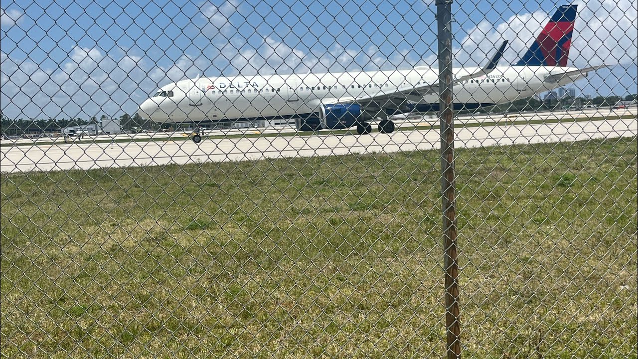 10mins of Fort Lauderdale-Hollywood Int’l Airport | Plane spotting (AIR FORCE THUNDERBIRDS ARRIVAL!)