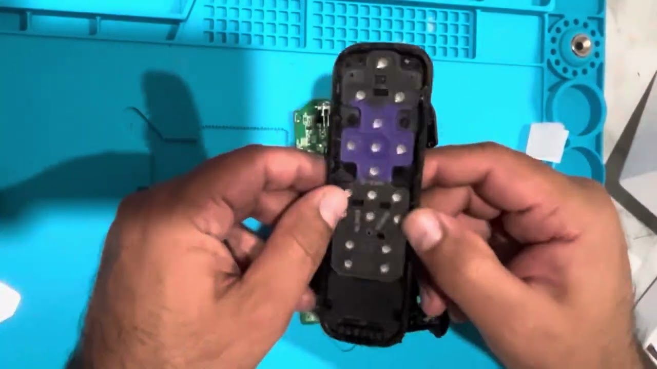 Roku tv remote disassembly and reassembly #easy #diy #roku #remotecontrol #repair