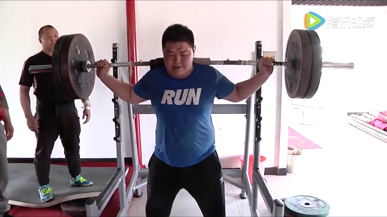 Mongolian Wrestling Training at Darhan Muminggan 內蒙古達茂旗搏克協會 搏克訓練
