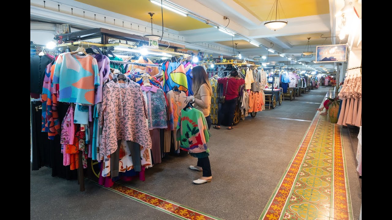 [4K] Thai silk clothes destination at The Old Siam shopping mall, Bangkok