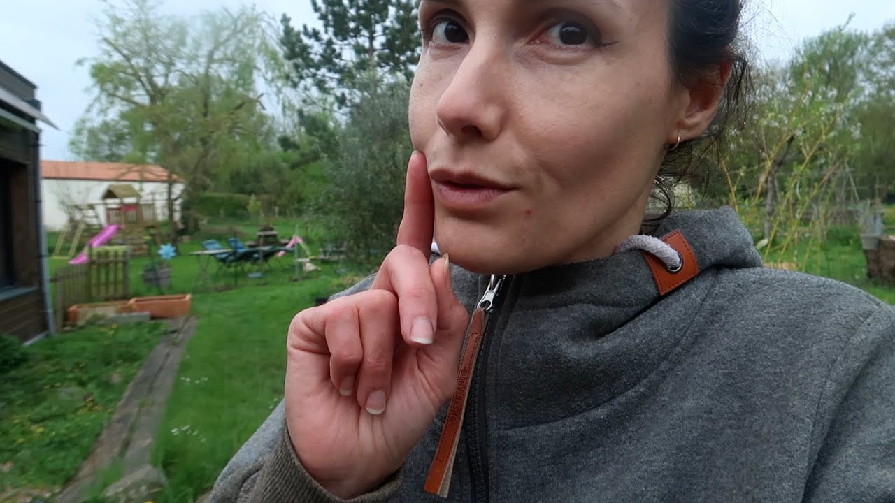JARDIN INONDÉ 😪 Encore... [Avril 2024] Gros TOUR du terrain, de la serre et du potager