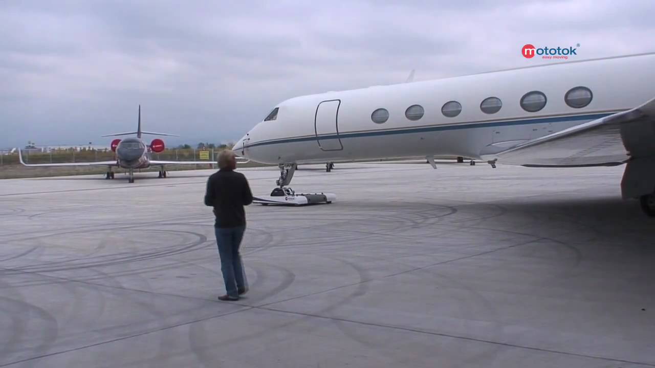 MOTOTOK Aircraft Mover Tug  Flugzeugschlepper тягач