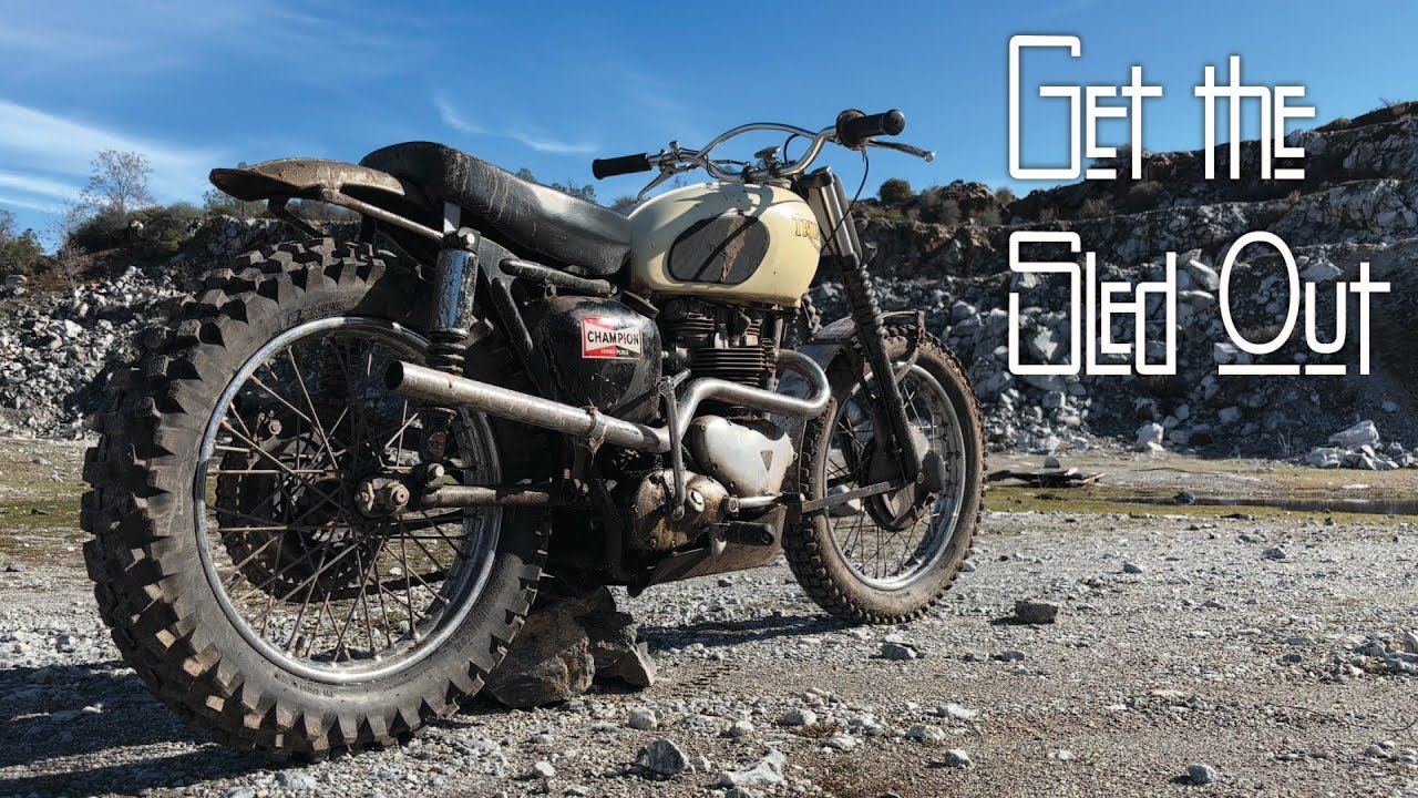 Санная терапия в заброшенном карьере | Triumph Desert Sled 1957
