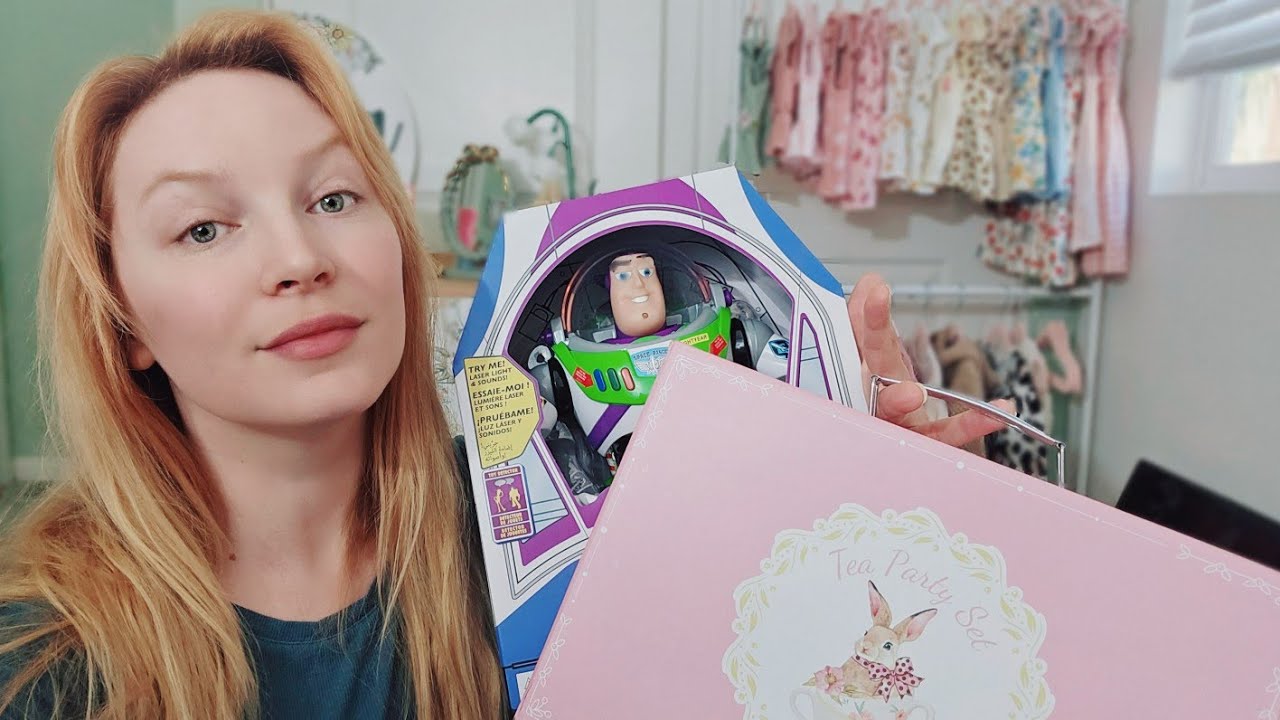 Рождественский подарочный набор! (Эти детишки просто избалованы 😅) | Видеоблог №425