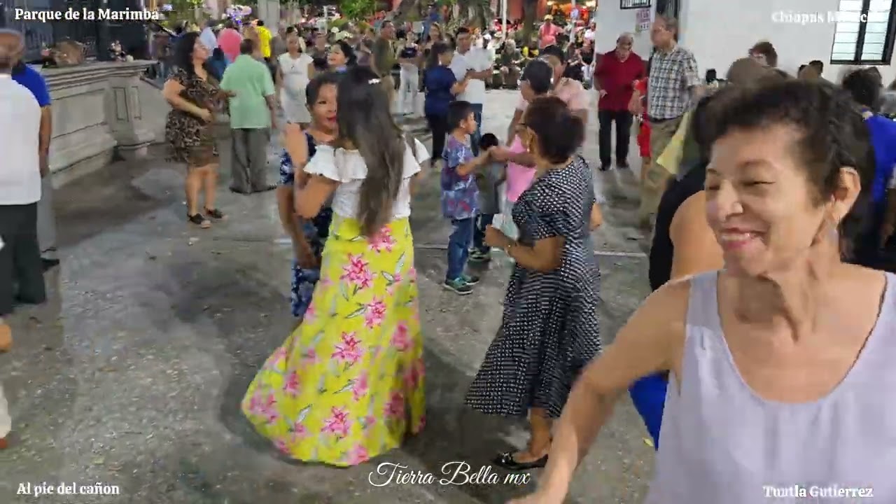 Parque de la marimba 🇲🇽Tuxtla Gutiérrez Chiapas México Música tradicional mexicana Baile regional