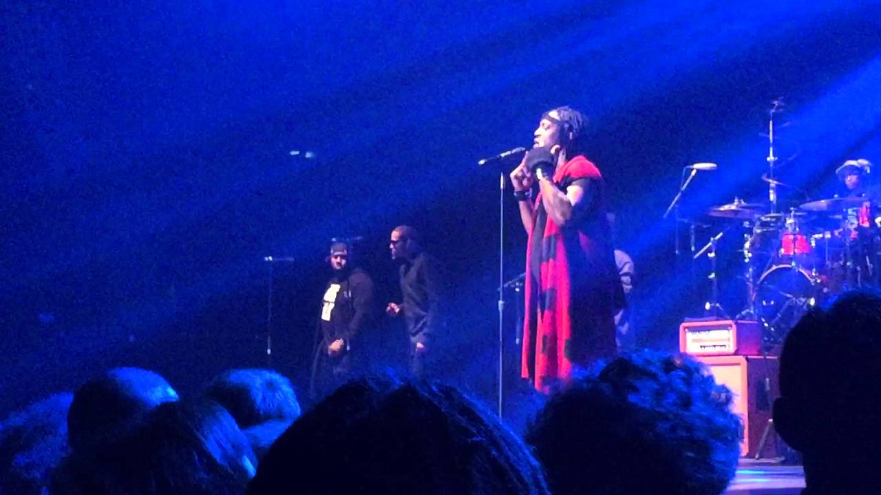 D'Angelo - One Mo' Gin (Brussels, Belgium 2015 Live)