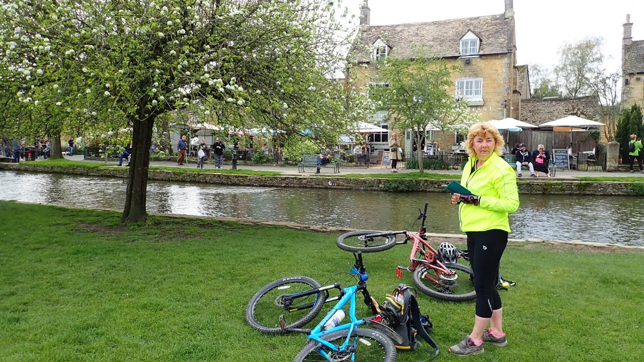 Camping and cycling in the Cotswolds