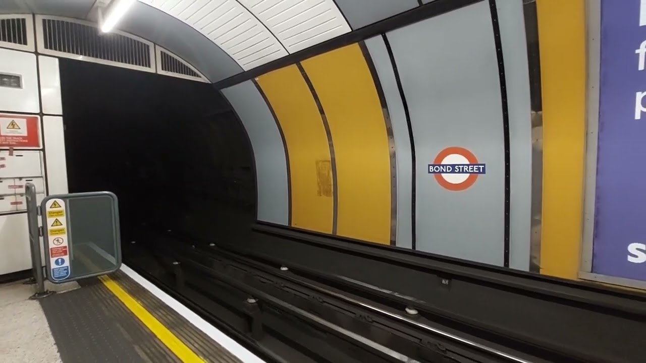 Jubilee Line 1996TS arriving at Bond Street 2/1/25