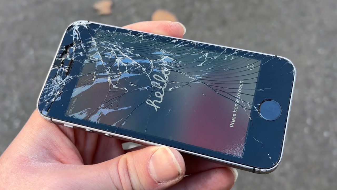 iPhone SE destruction
