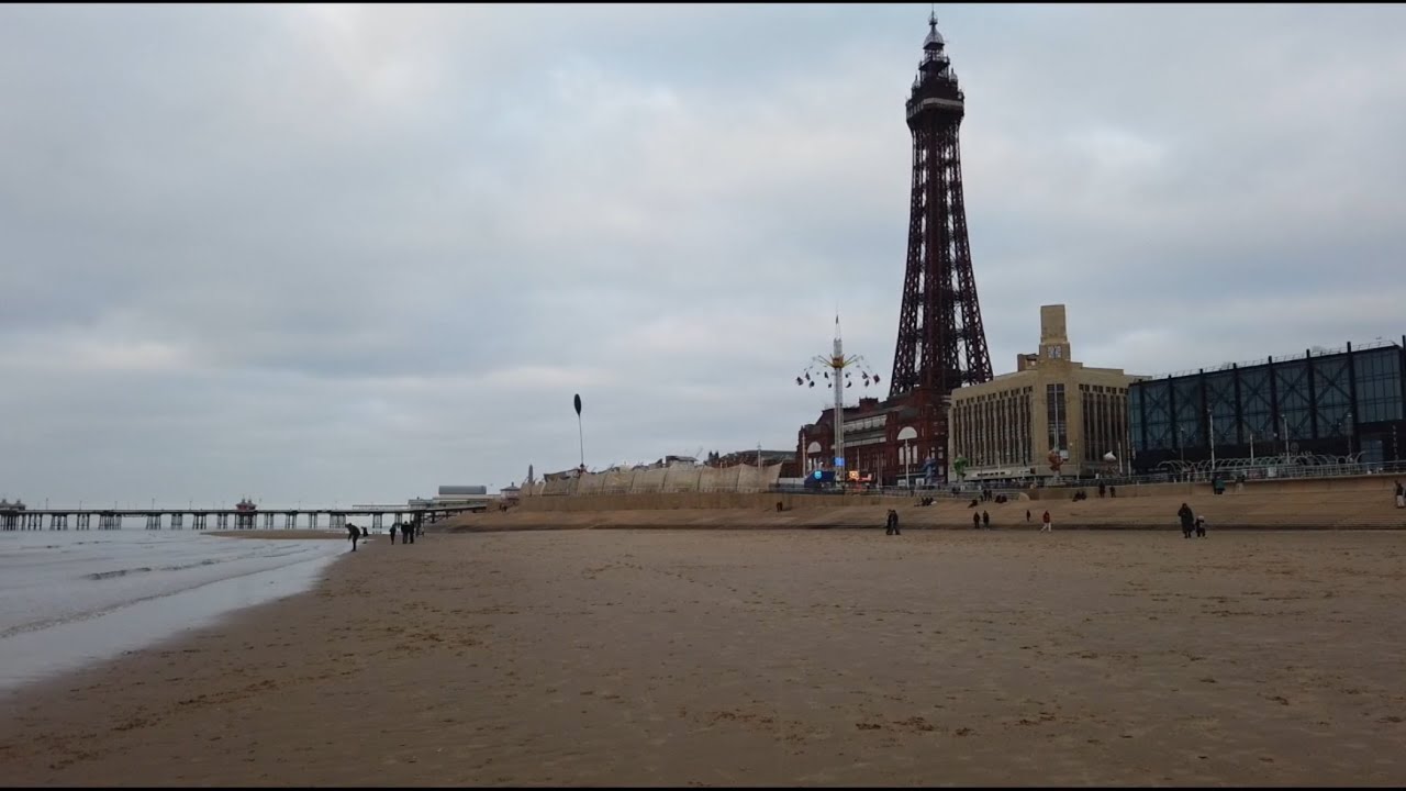 BLACKPOOL  cold sunday afternoon after christmas walkabout around blackpool