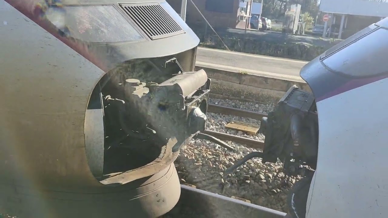 Arrivé et départ de Dax à bord du tgv inoui 8582(il y avait la manœuvre d'atelage)(16 décembre 2023)