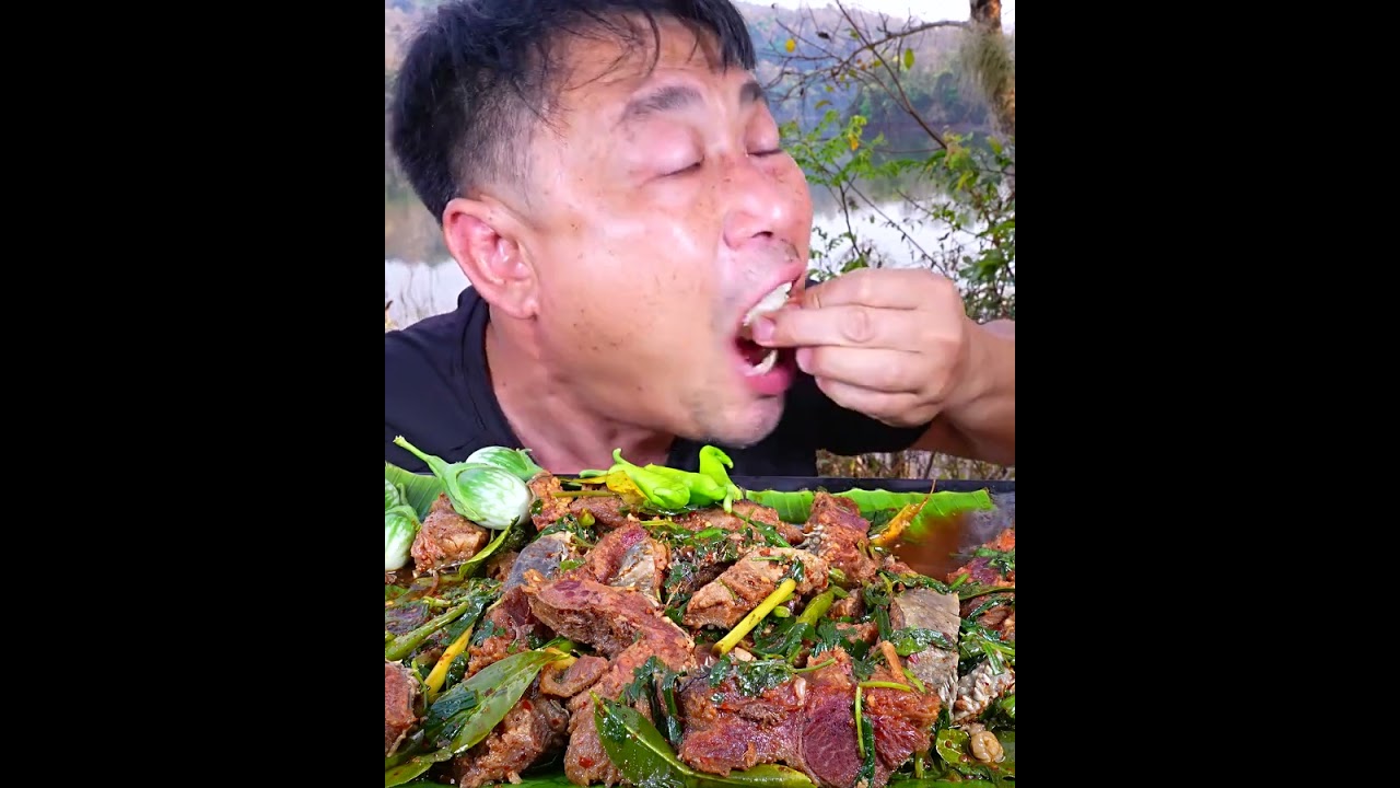 MOST UNIQUE BEEF DISH! Eating Spicy Stir-Fried Beef Palate