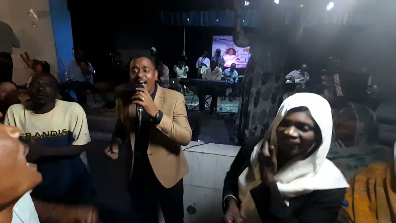 الفنان الكبير عبدالله الطاهر(الشعب الهبت ثوريتك)أحيا ذكره وردي في منتدي صدر المحافل