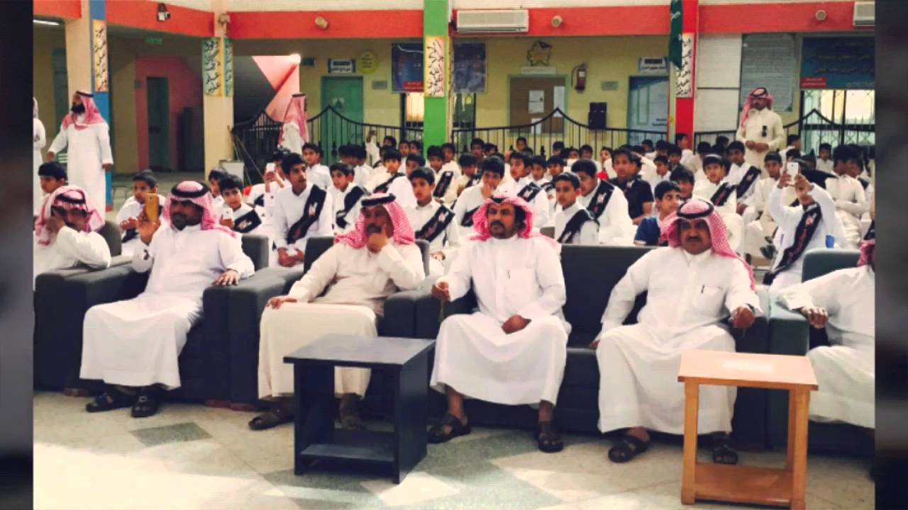 مدرسة حمزة بن عبدالمطلب تقيم حفلا لتخرج طلاب الصف السادس