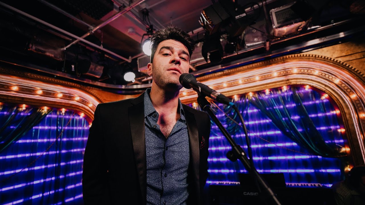 Watch THE PHANTOM OF THE OPERA Star Ben Crawford Sing 