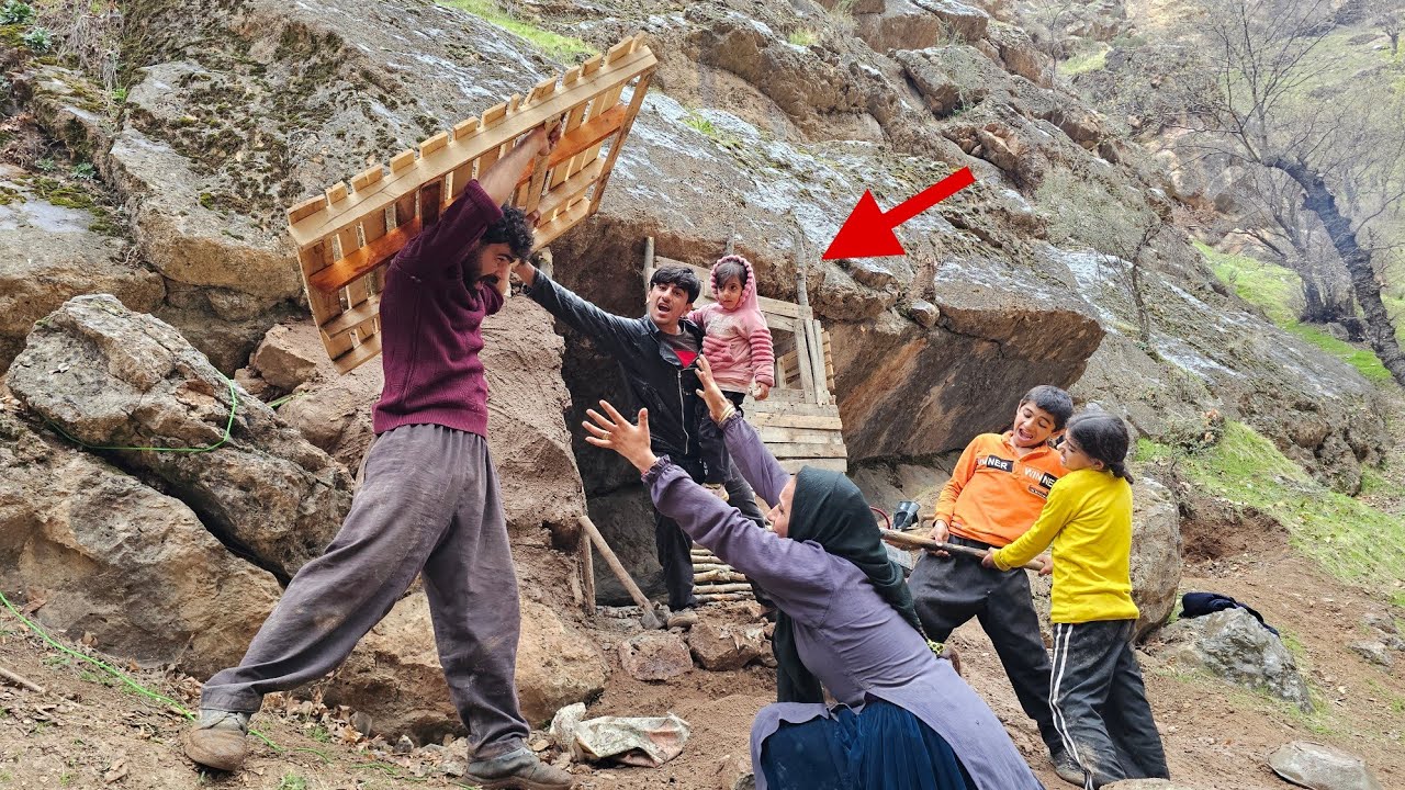 The heartbreaking rescue of a nomadic mother and her daughter by Hussein