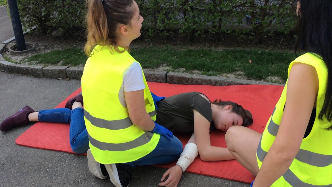 Ersthelfer in den Ersten Stunden der Ausbildung