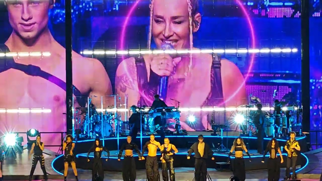 Sarah Connor Arena Tour 2026 in Kiel | Crazy in Love Verarsche 2.0 