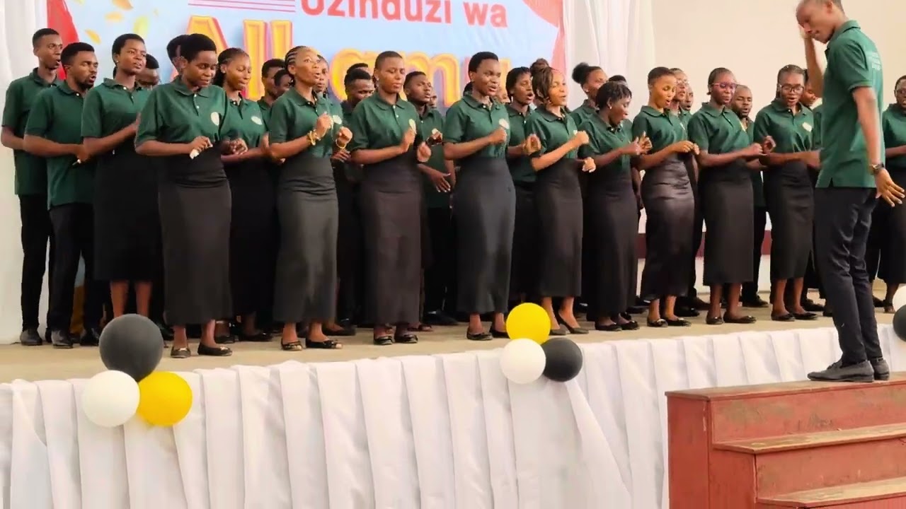 SIFA ZAKE ZI KINYWANI MWANGU (LIVE PERFOMANCE ) || D.B.WASONGA