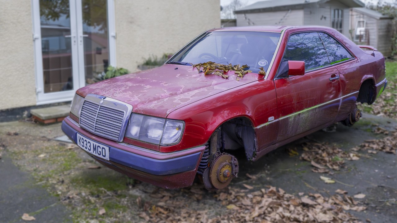 Abandoned Mercedes W124. Will it run and drive?