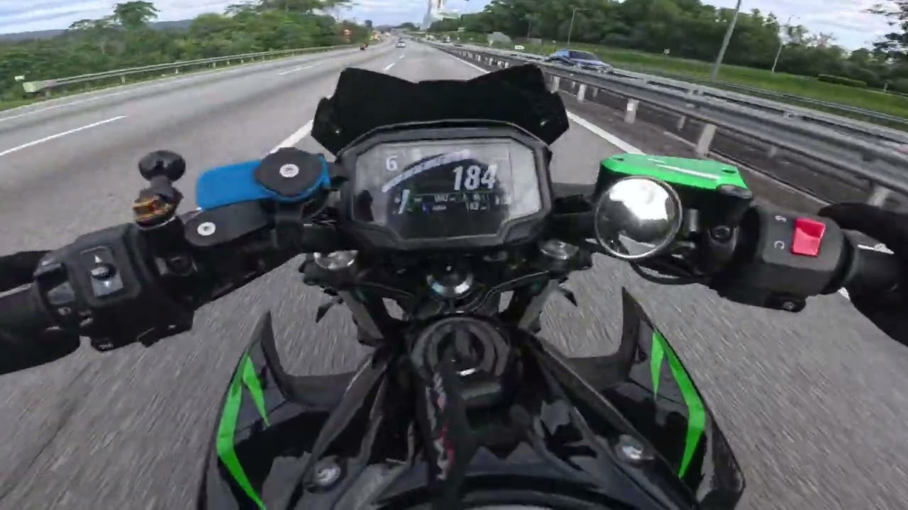 Sekali Seminggu Lepaskan Gian dengan Kawasaki Z650