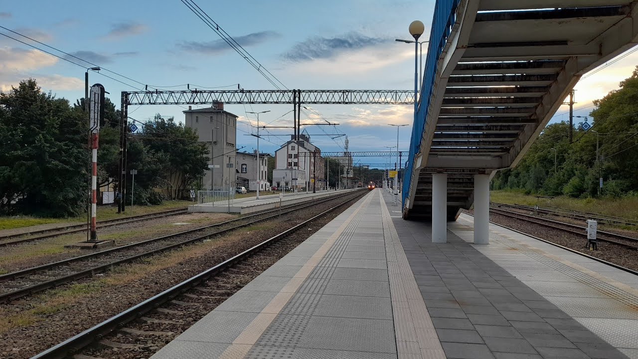 Wakacyjne pociągi na stacji PKP Kołobrzeg (TLK, PR)