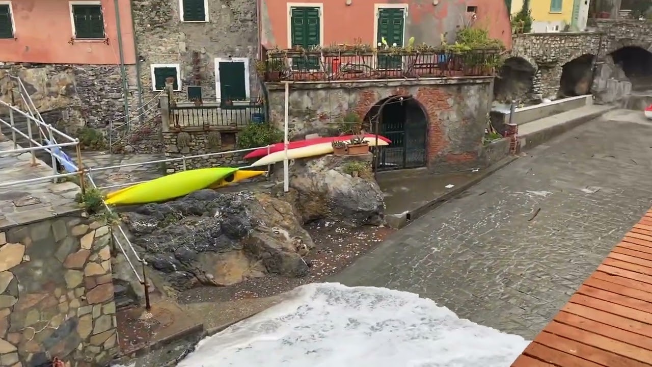 Mareggiata a Tellaro, Liguria