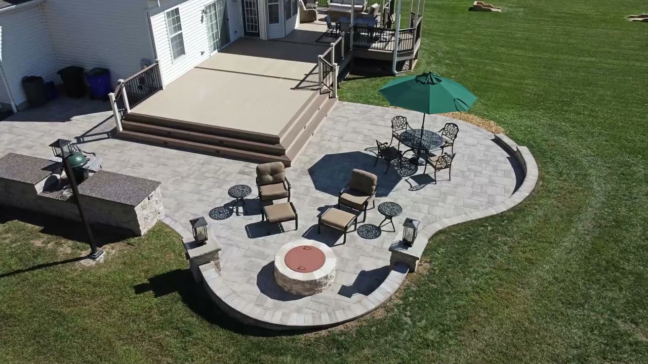 TimberTech Weathered Teak English Walnut Firepit Raso Screen Paver Patio