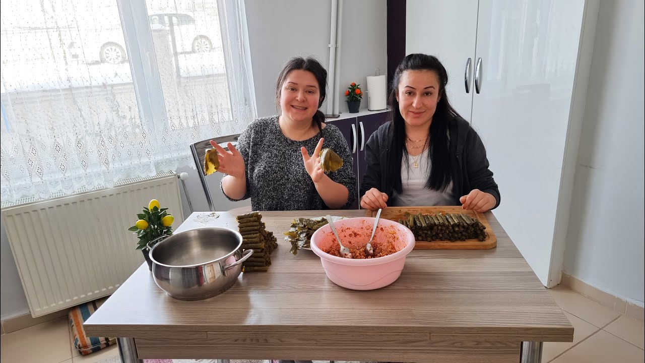 EN GÜZEL YAPRAK SARMASI NASIL YAPILIR VE İÇ HAZIRLANMASI