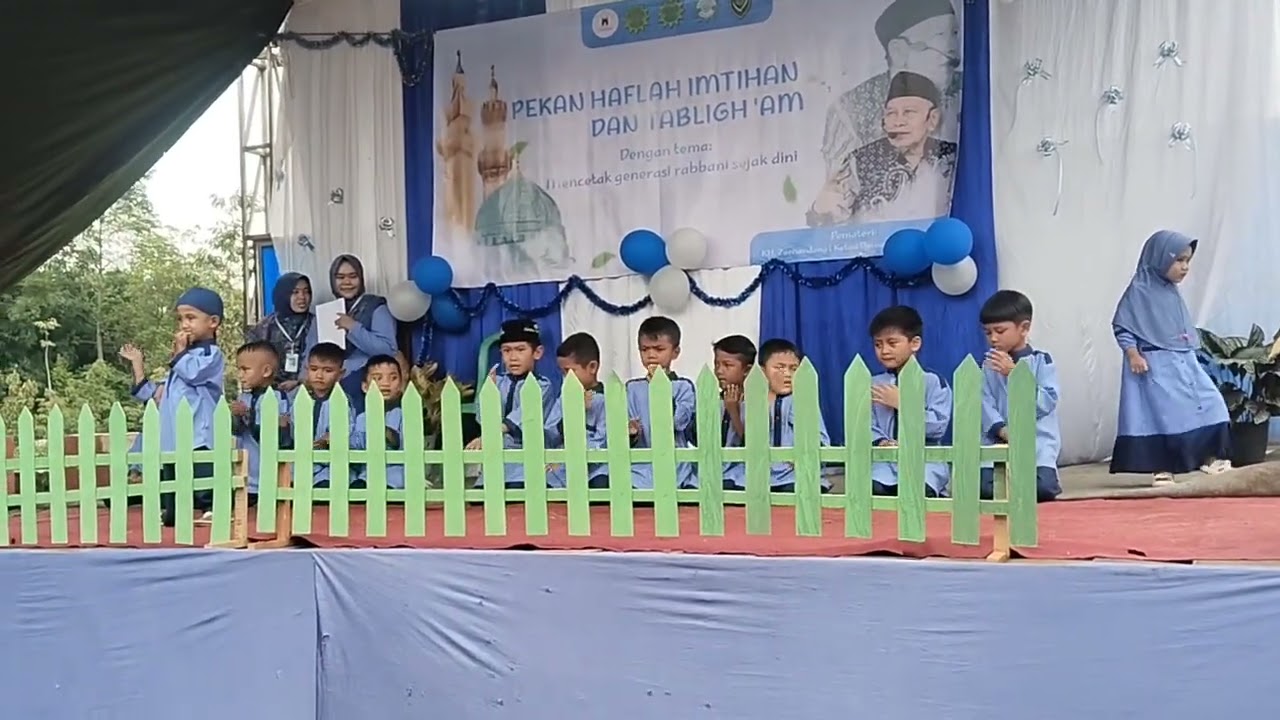 Tari Allohul kahfi aa & temen2 madrasah Ar-Rahman Pangatikan