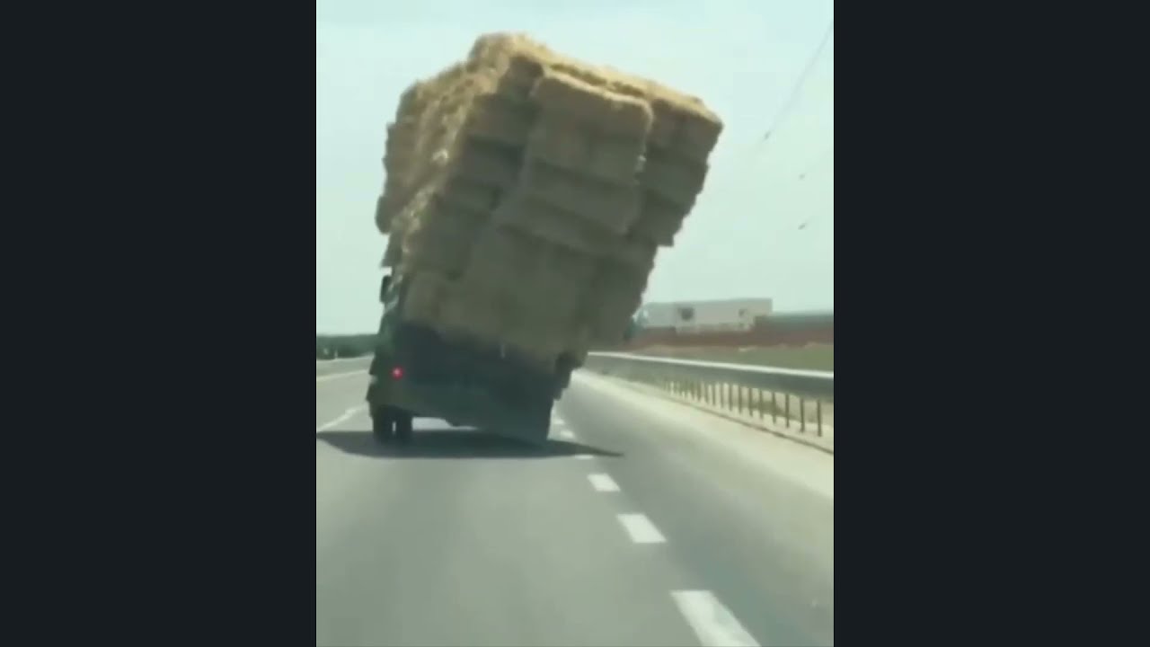 #overloading #accident  overloaded truck crashes