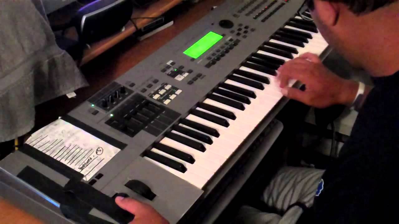 Making a head knocking hip hop/ reggae beat w/ R&B freestyle !!