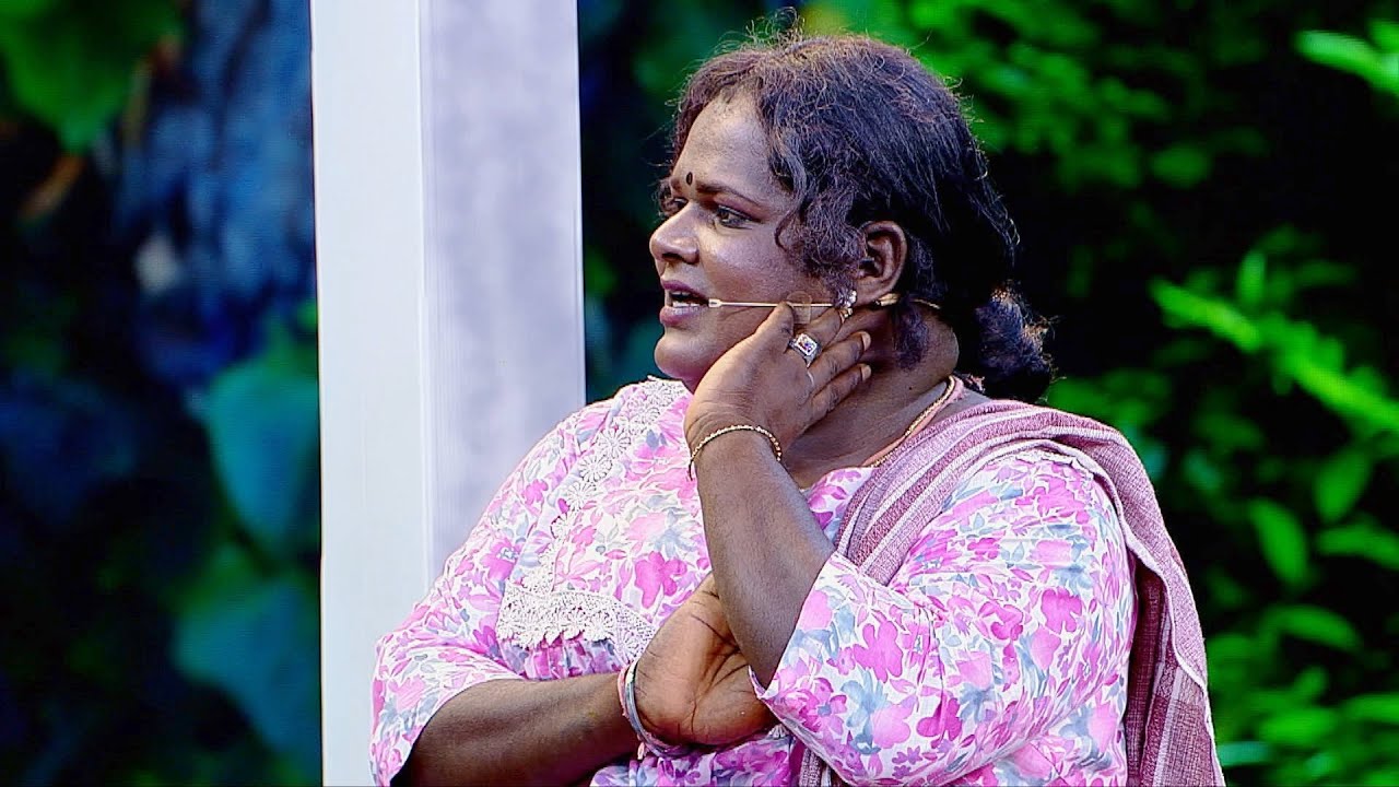 വെള്ളിത്തിളക്കത്തിലൊരു കിടിലോൽക്കിടിലം സ്കിറ്റ് !