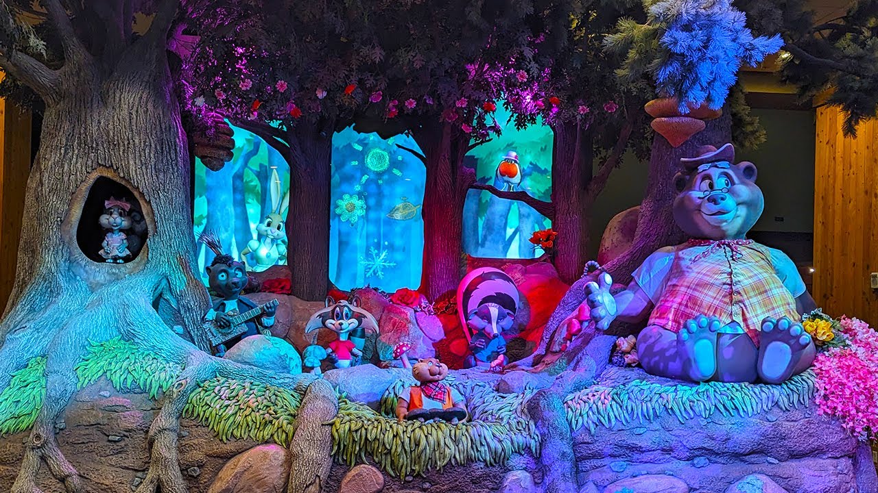 I Visit My 1st Great Wolf Lodge To See The Forest Friends Animatronic Show! Anaheim California