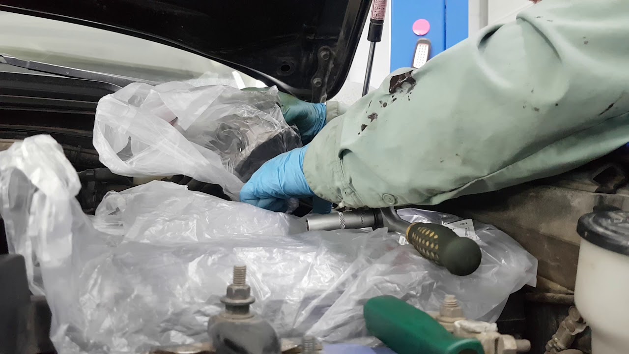 Land Cruiser 200 дизель. Замена топливного фильтра. Это вам не Туарег🤣